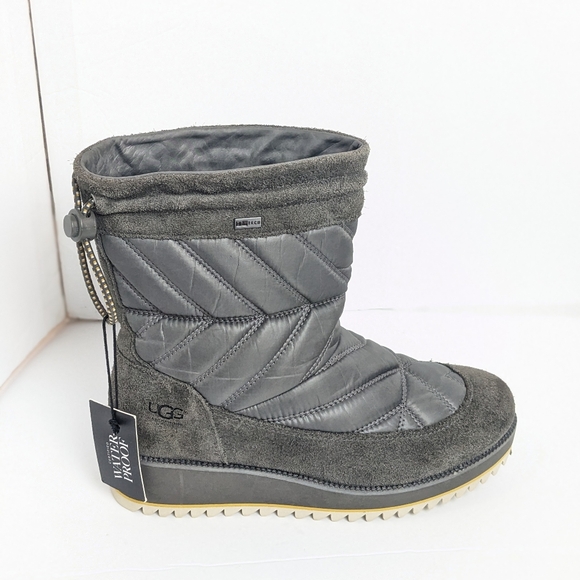 NWOT UGG Beck waterproof winter boots - Picture 8 of 16